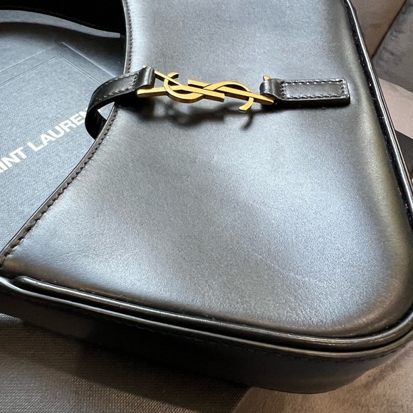Saint Laurent Le 5 A 7 Hobo Bag - Picture 6 of 14